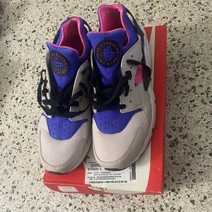 Used nike huarache box included